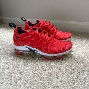 Wmns Air VaporMax Plus 'Chile Red'